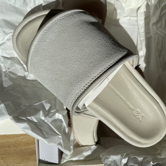 Y-3 NWT ORBIT SUEDE SLIDES - Picture 6 of 8